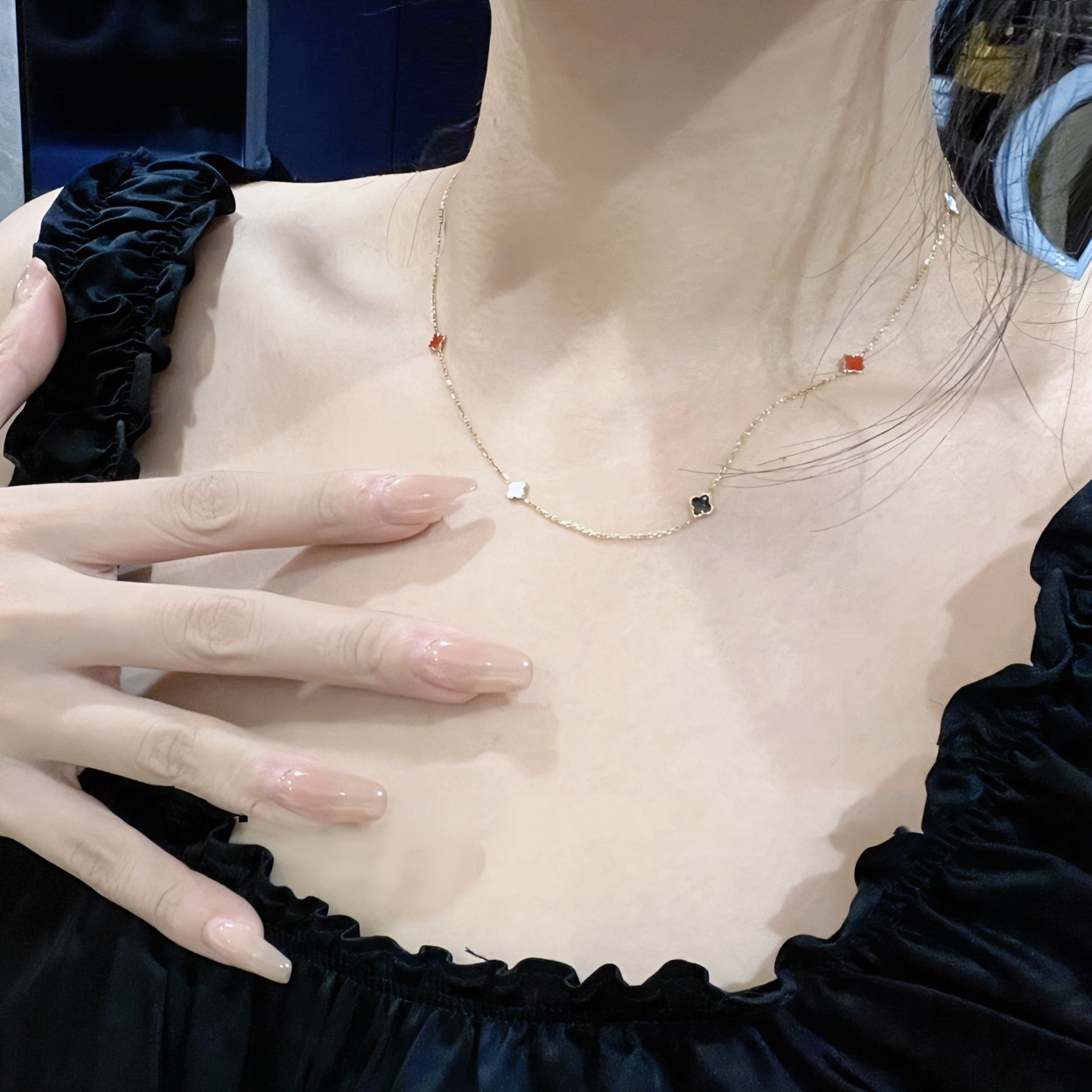 ae 钛钢项链 轻奢四叶草气质坠链百搭项链高级感四叶草不掉色首饰