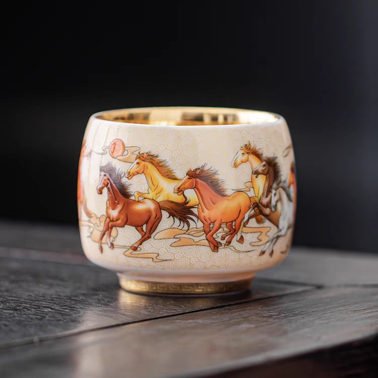 高端鎏金八骏图茶杯个人专用手工陶瓷主人杯白瓷喝茶生肖马杯送礼