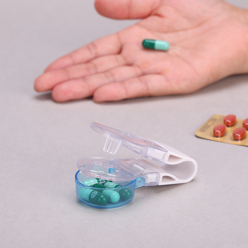 外贸品质现货便携剥药器药品防污染便携药品分装随身盒