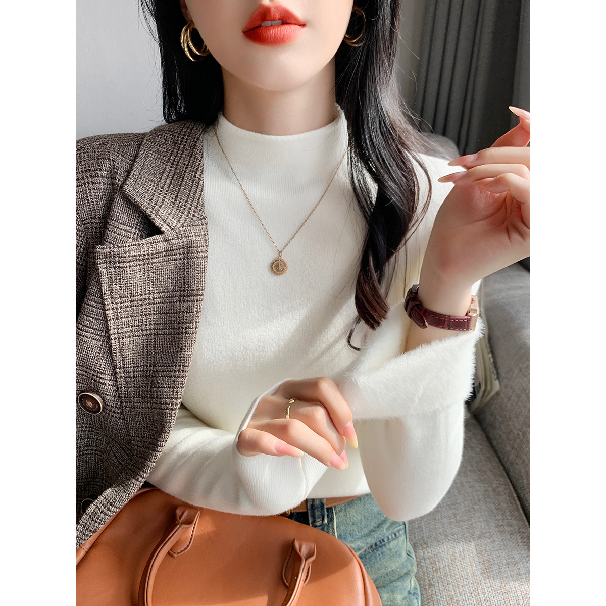 秋冬加绒毛衣女加厚一体绒内搭半高领打底衫套头洋气针织保暖上衣