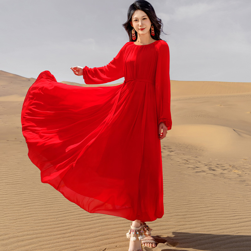 大裙摆红色连衣裙女沙漠拍照红裙云南海边飘逸旅游沙滩裙胖mm长裙