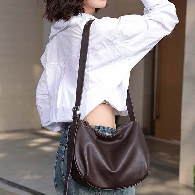 新款大容量百搭头层牛皮女包包时尚休闲单肩包复古真皮女士斜挎包