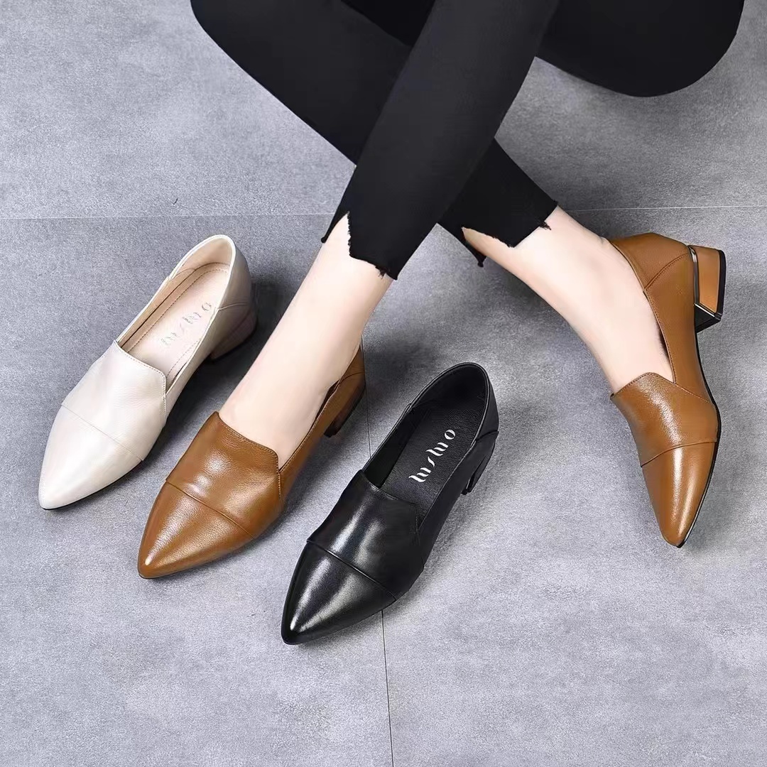 秋季气质2023新款时尚单鞋软皮百搭低跟尖头浅口软底平底妈妈鞋