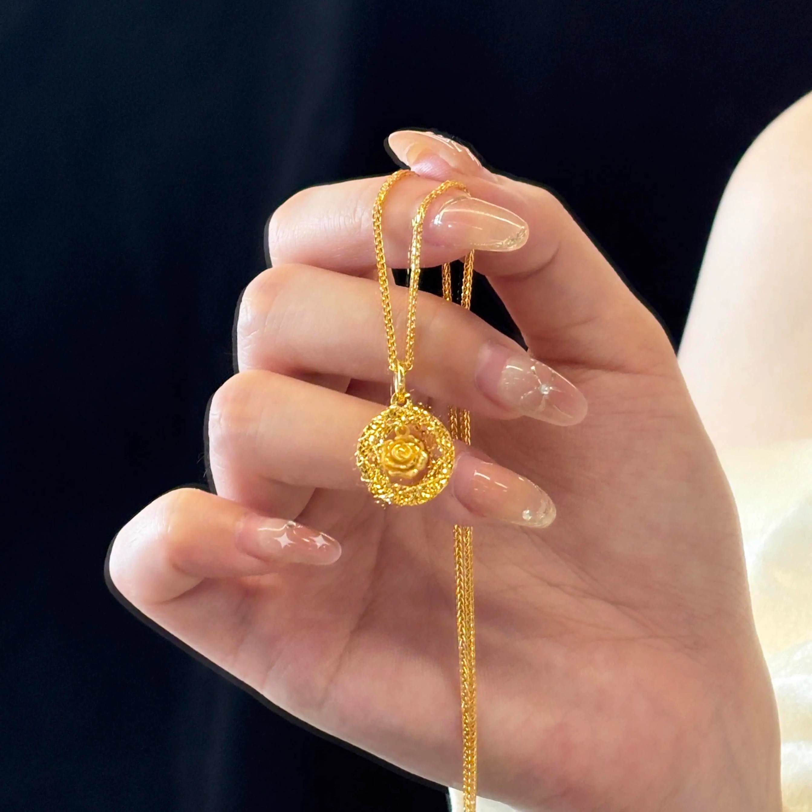 JIN BAI ZHENG 钛钢项链 2025拉丝玫瑰花项链百搭灵动锁骨链