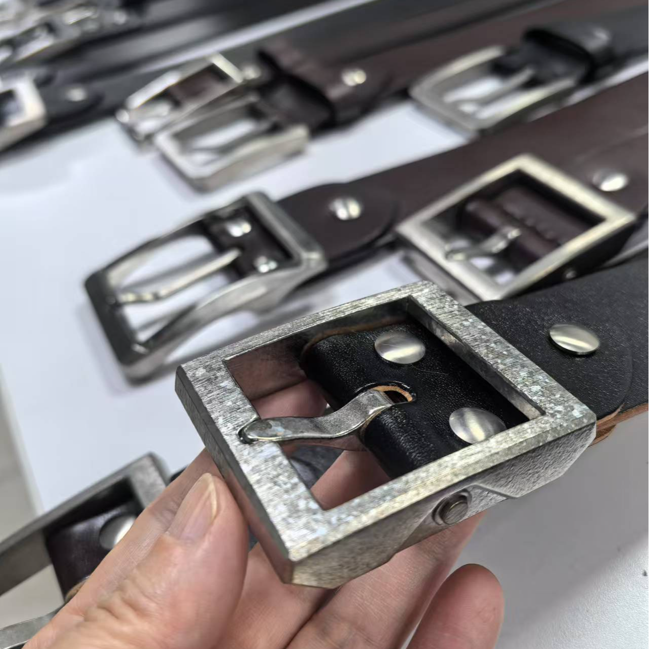 信鑫钛纯扣皮带【 样板清仓】男式女式针扣头层牛皮腰带商务休闲