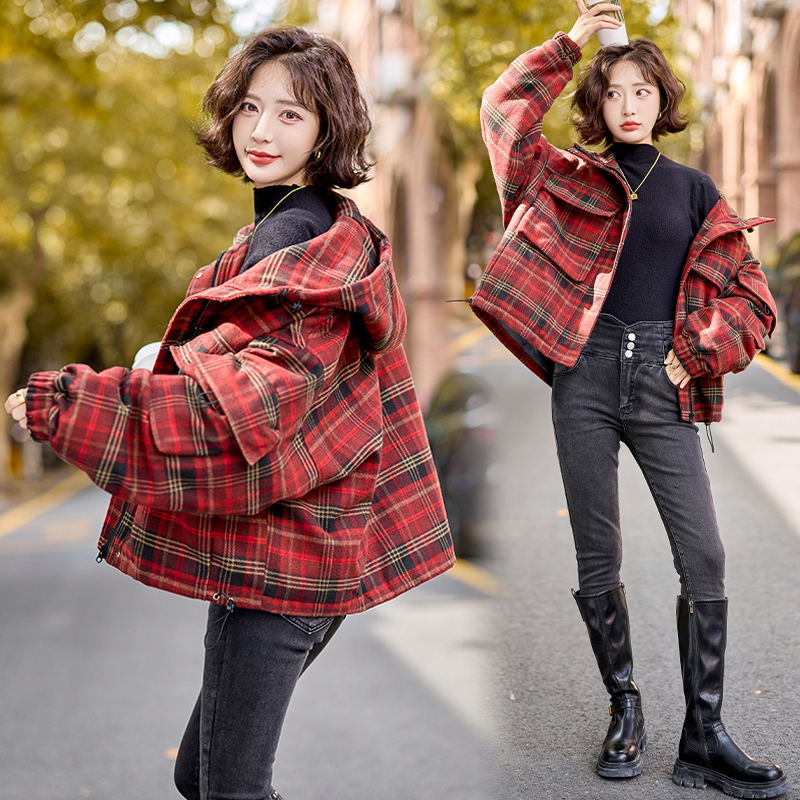 格纹撞色短款羽绒服女2025冬季新款时尚宽松百搭面包服白鸭绒外套