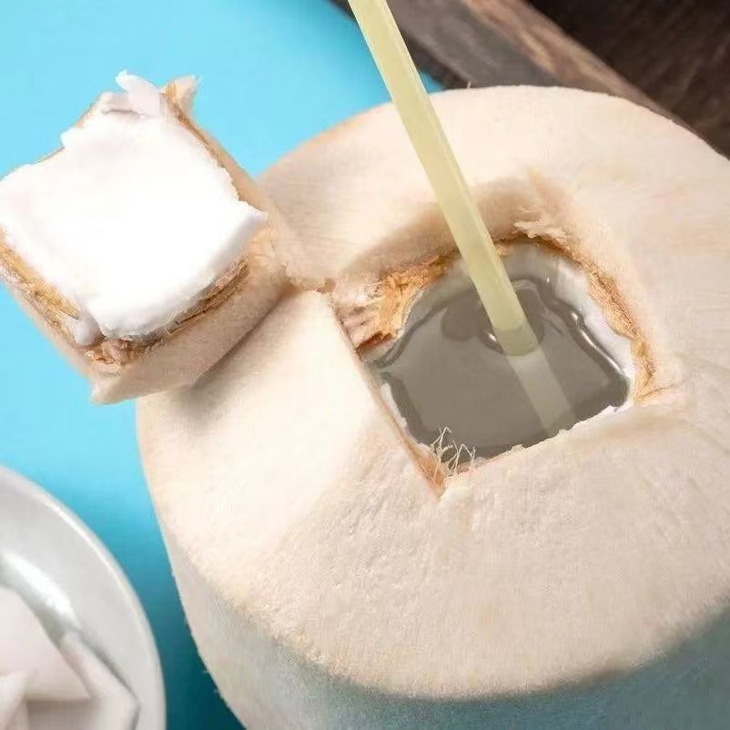 [鲜椰子水]泰国香水椰青2-8粒椰子顺丰快递包邮送开椰器+吸管