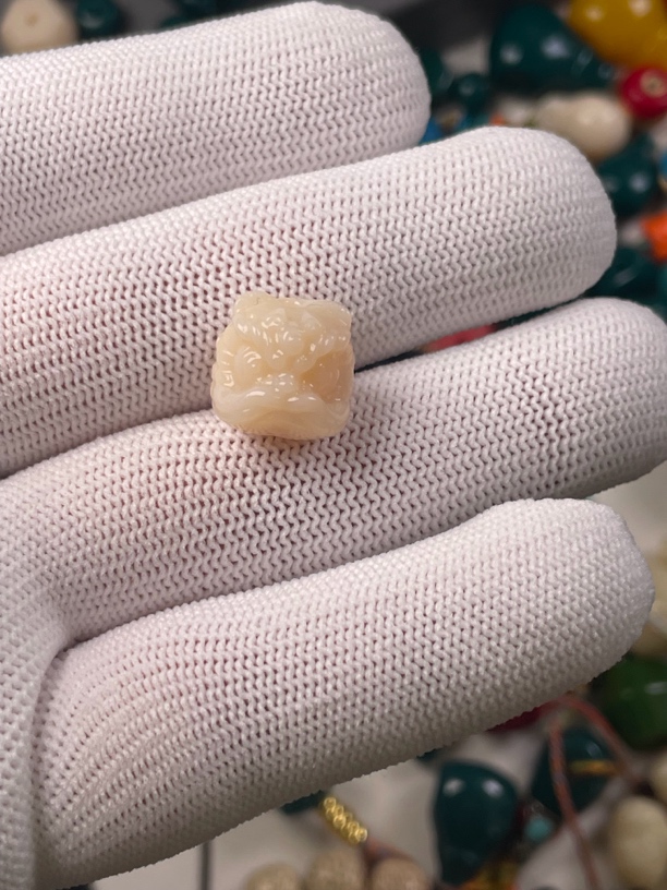 雪巴琉璃白色醒狮天地孔背云手工星月菩提雕刻精雕镶嵌