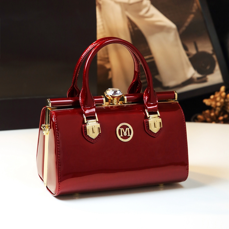 小包包2025新款潮真皮女包定型简约单肩百搭漆皮斜挎手提包搭旗袍