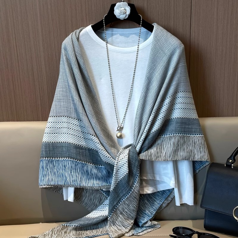 春秋季棉麻手感大方巾丝巾女夏天出游拍照格子时尚围巾空调房披肩