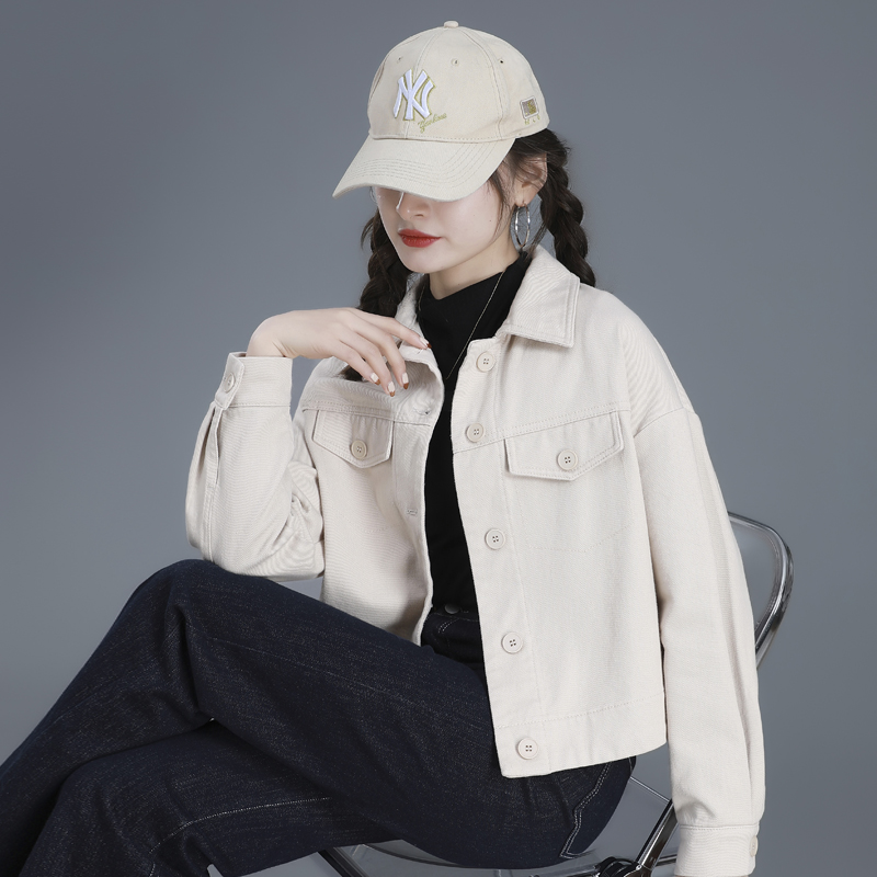 米白色牛仔外套女春秋款时尚潮流2026新款短款女装休闲上衣牛仔衣