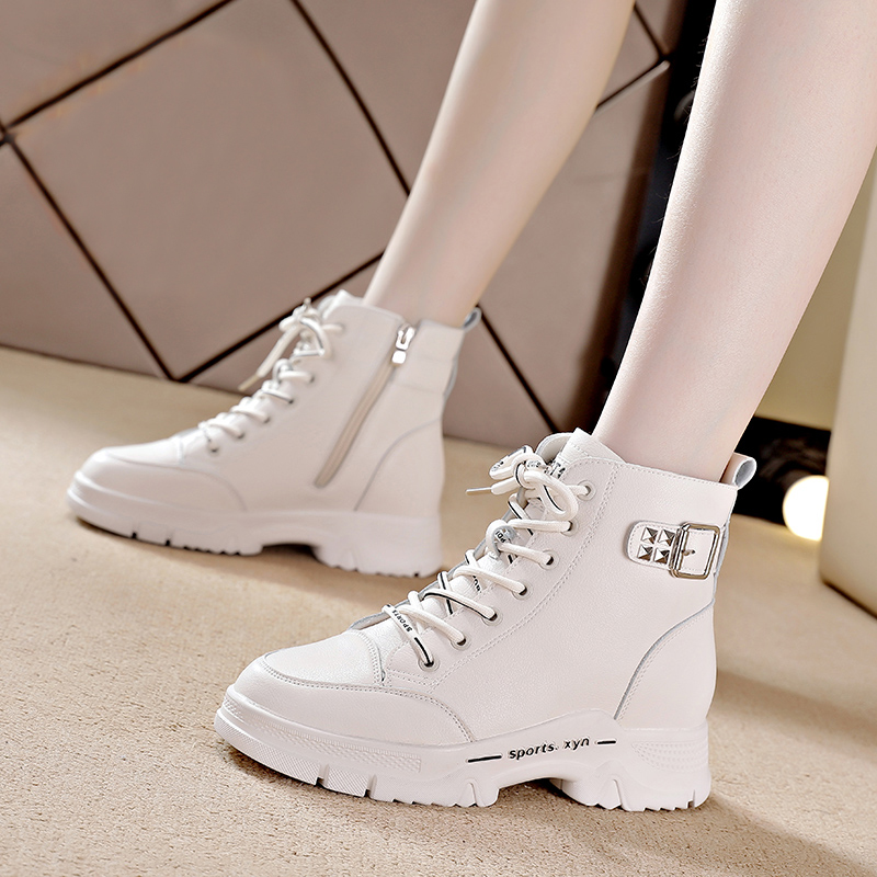 2025年春季新款马丁靴短靴女鞋秋冬加绒靴子白色鞋子女英伦风春秋