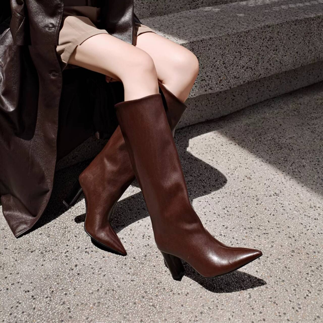 2024秋冬新款百搭复古高筒显瘦尖头女不过膝细跟时尚长筒靴大筒围