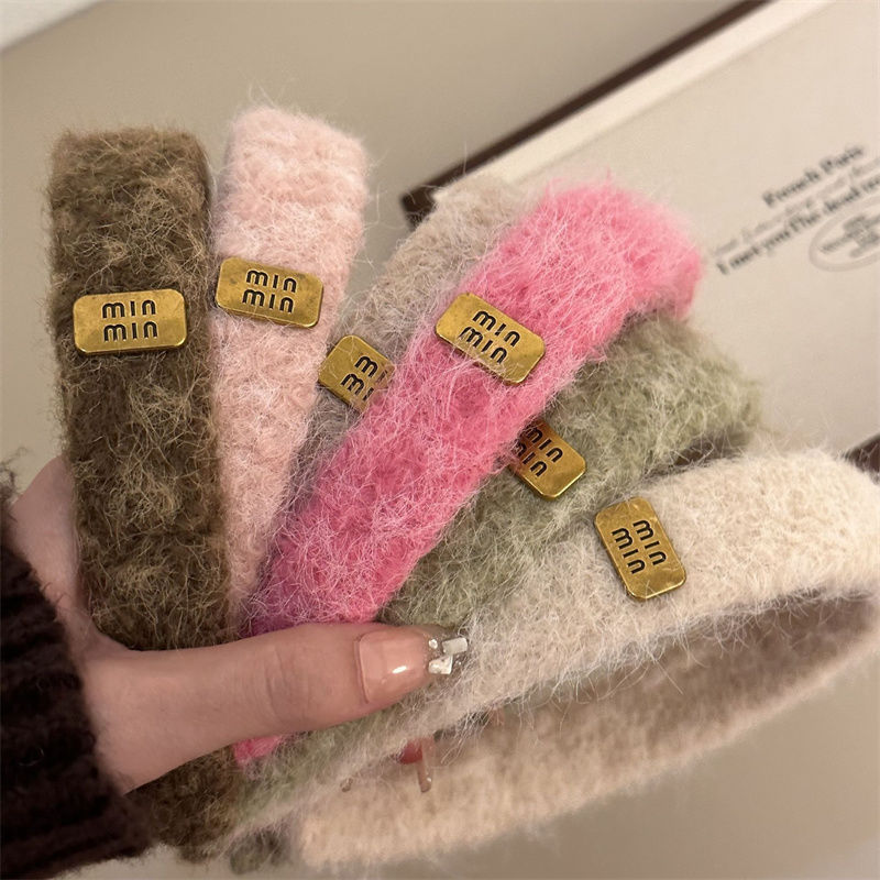 复古金属字母秋冬颅顶慵懒名媛感头箍复古毛绒秋冬高级发箍女