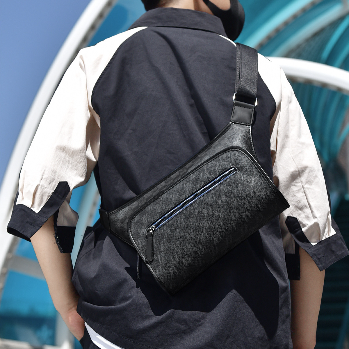 新款头层牛皮马鞍包男士男款男生斜挎包百搭休闲外出小包时尚男包