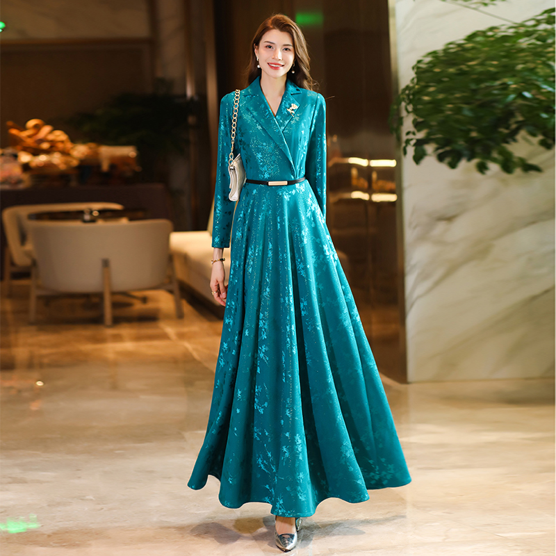 湖蓝色长款连衣裙女2023秋新款高端奢华修身气质显瘦超长裙到脚踝