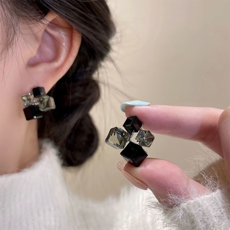 合金玻璃耳饰 黑色立体方糖耳钉小众设计高级耳环气质新款耳饰