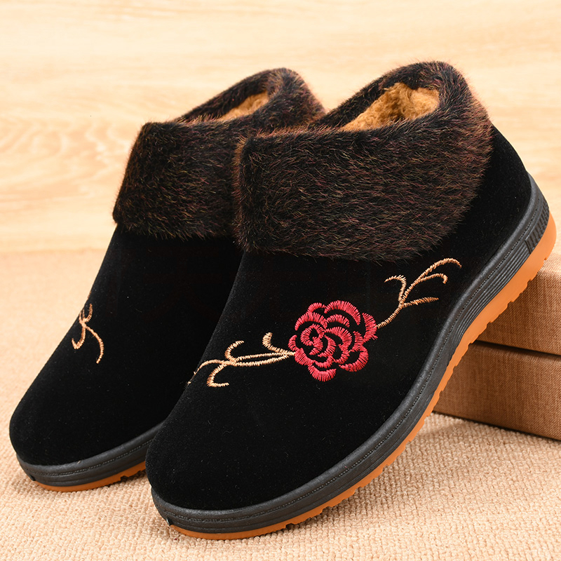 冬季老北京棉鞋女加绒加厚保暖妈妈鞋中老年软底防滑休闲平底短靴