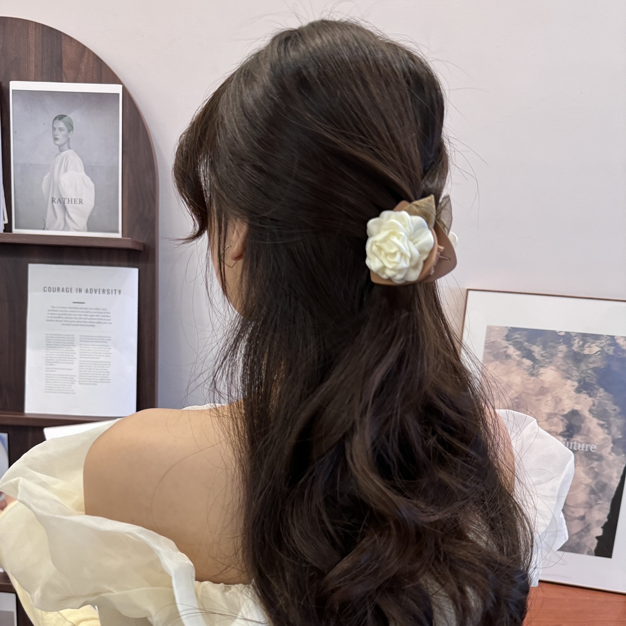 ［古典香颂］手作绸缎山茶花抓夹法式复古温柔白山茶后脑勺发饰