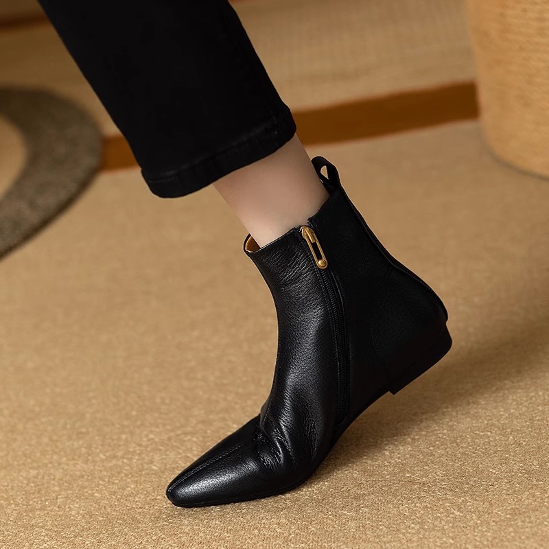 香港真皮清仓断码短靴女平底2025秋冬季新款尖头单靴低跟软底女靴
