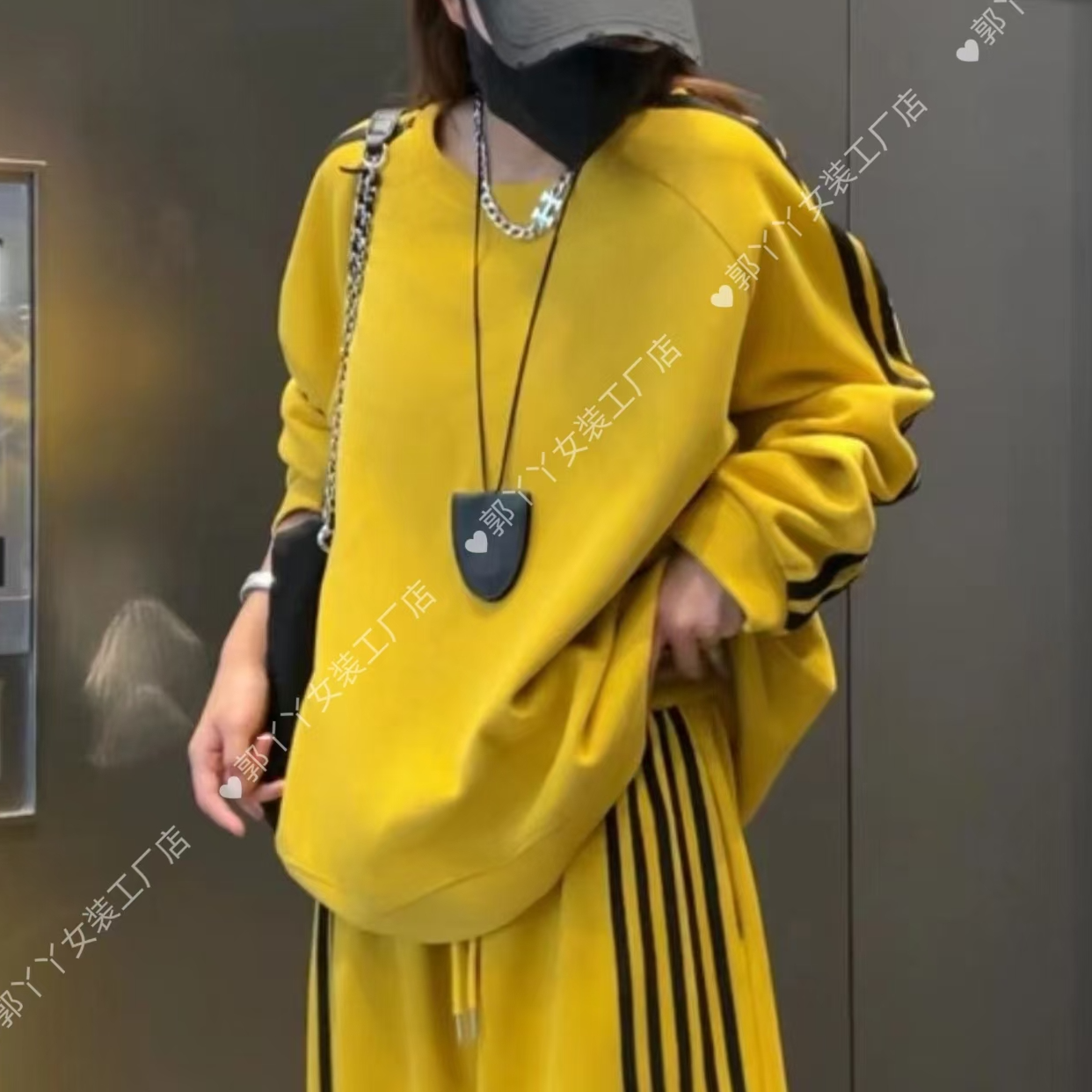 （工厂店）秋冬欧货简约休闲宽松圆领织带长袖卫衣（不加绒）