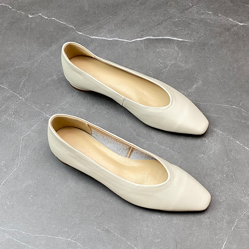 朴素 单鞋女2025夏新款百搭低跟软皮浅口真皮一脚蹬平底奶奶鞋