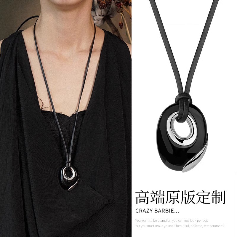 铜合金皮质项链 黑色水滴吊坠皮绳长项链女小众高级感轻奢毛衣链