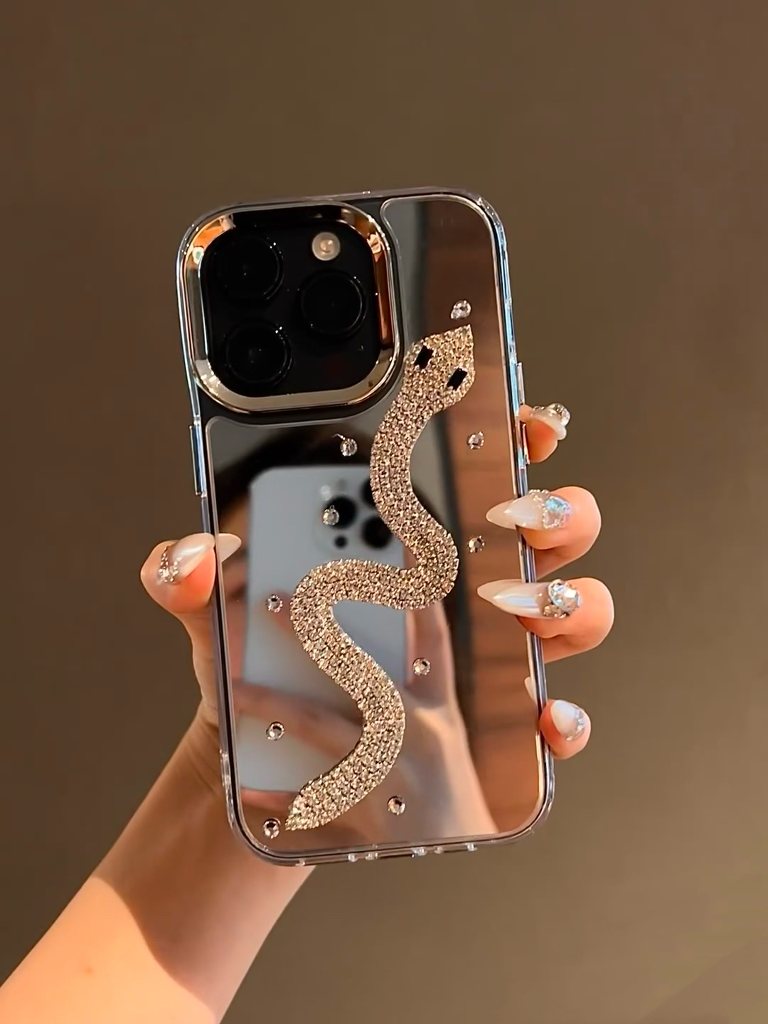 小蛇闪钻适用iPhone15promax手机壳高级感苹果14女13创意12镜面11