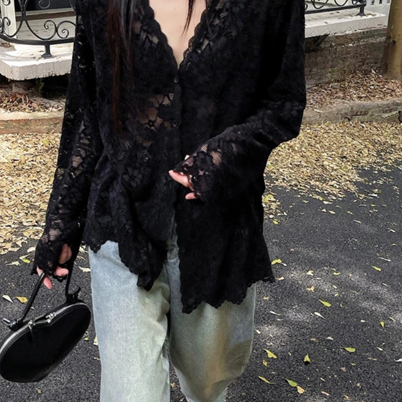 爆款高级感打底衫甜辣镂空蕾丝上衣女2025秋季新款时尚长袖衬衫潮
