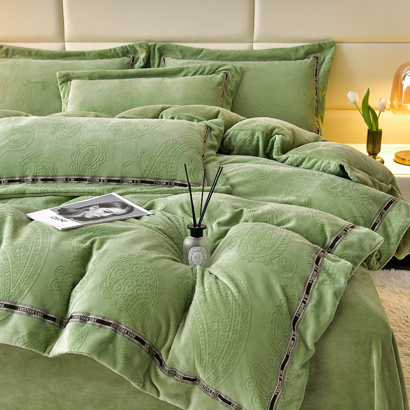 新款牛奶绒高克重加厚雕花绒四件套--恒