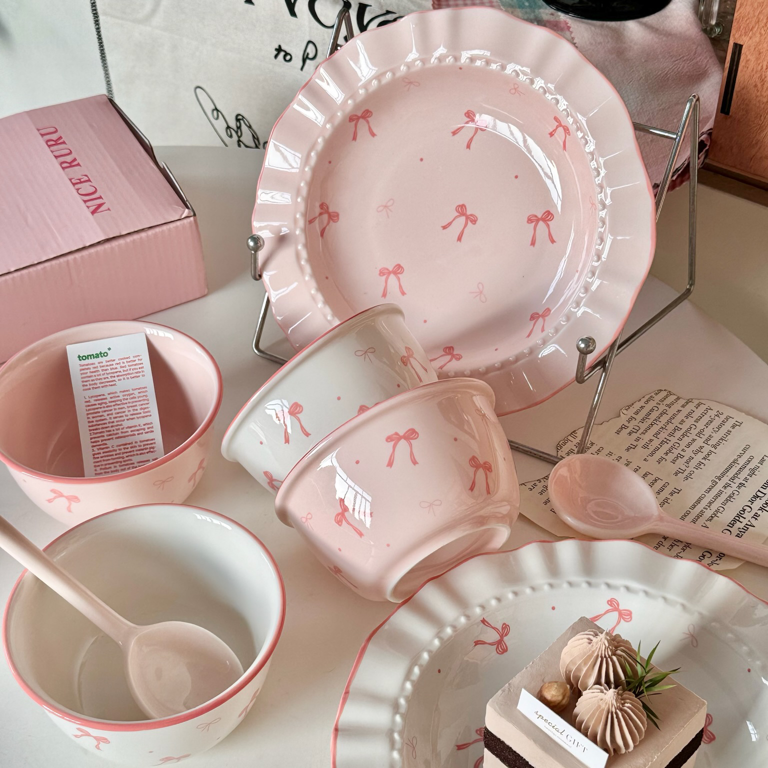 超级好看粉色蝴蝶结陶瓷餐具套装米饭碗面碗家用饭碗盘子釉下彩