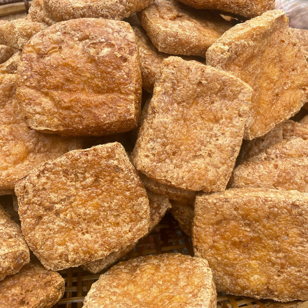 湖南邵阳隆回农村乡里柴火香油豆腐豆干纯菜籽油炸豆腐油泡豆腐