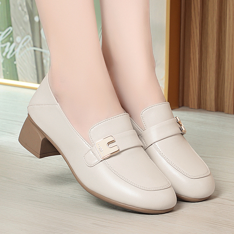 软皮软底单鞋真皮2024新款小皮鞋百搭乐福鞋女大码中跟春秋妈妈鞋