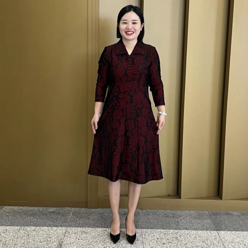 2568秋季新款暗花妈妈装时尚显瘦气质连衣裙