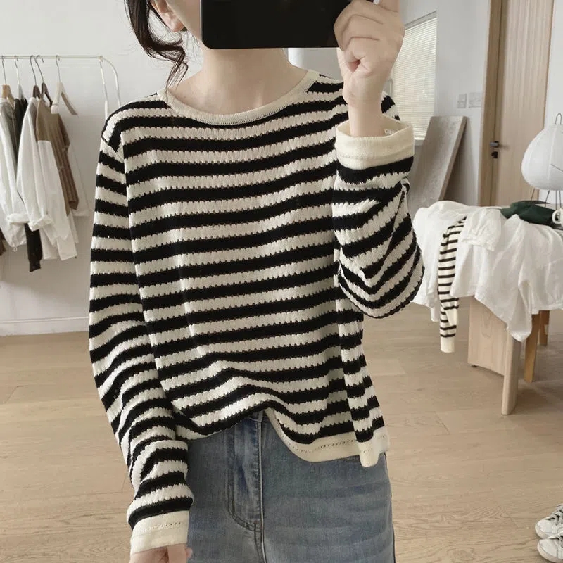 条纹镂空针织衫女士春秋季新款宽松显瘦韩版套头简约薄款减龄毛衣