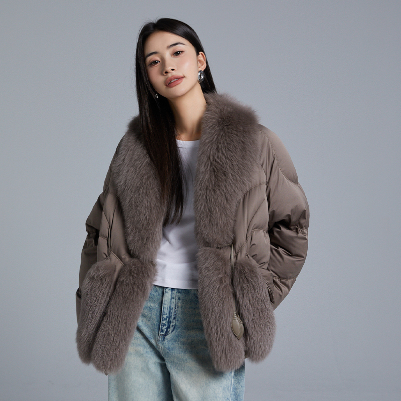 奶酪雪山2025冬季新款羽绒服女中长款90白鹅绒外套狐狸毛领24849