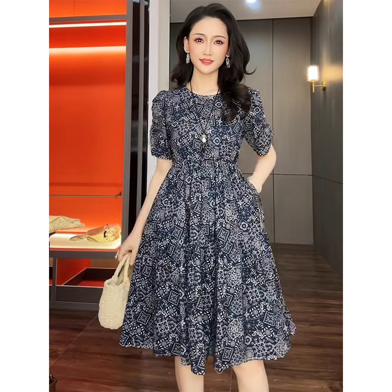 青花瓷碎花拼接短袖连衣裙女夏民族风复古减龄气质宽松显瘦A字裙