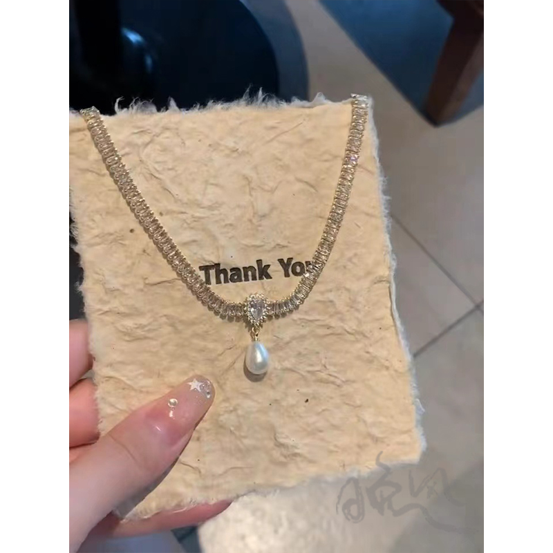 铜合金合成锆石项链 轻奢复古项链女锁骨链小众设计感百搭颈链