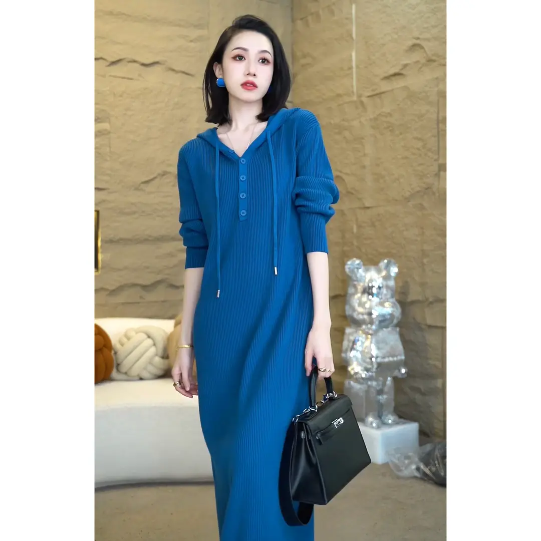 2025特大码女款气质服装宽松显瘦毛衣裙轻奢高级感休闲连帽连衣裙