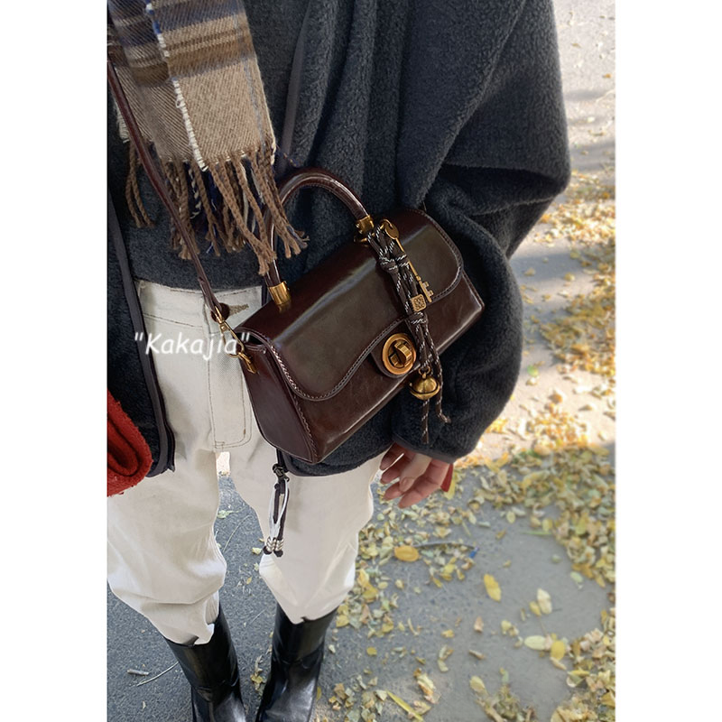 雅丹复古手提包包女2025新款春季时尚百搭小方包简约单肩斜挎包