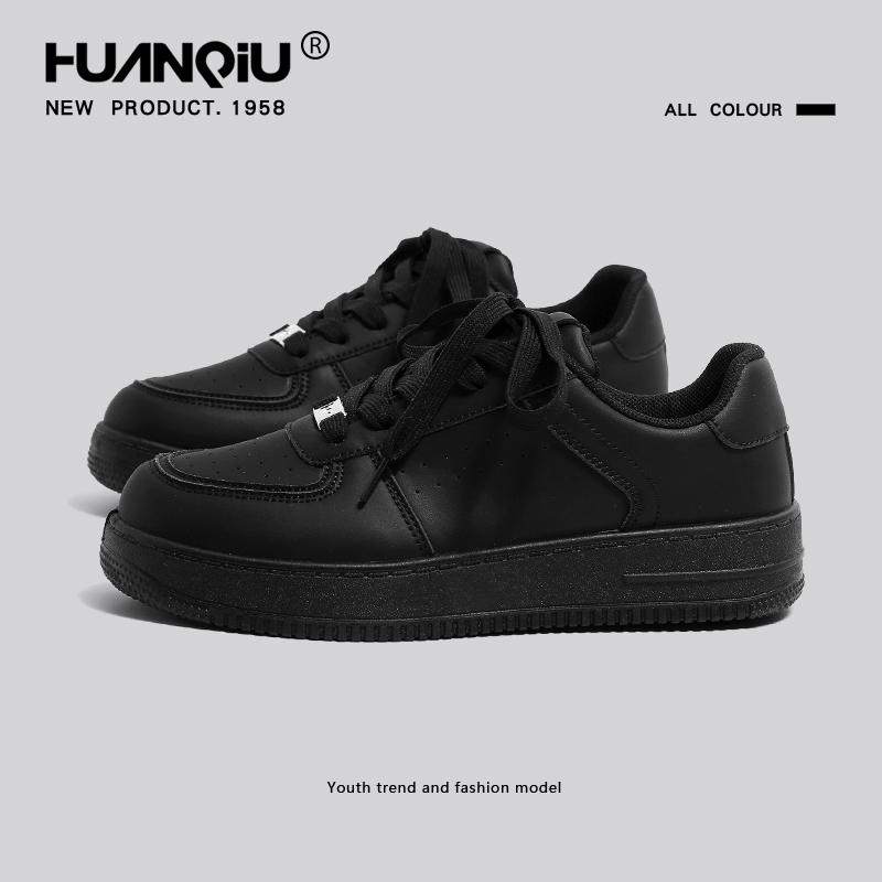 环球厚底小黑鞋女2025年新款秋季黑色板鞋爆款百搭运动上班穿女鞋