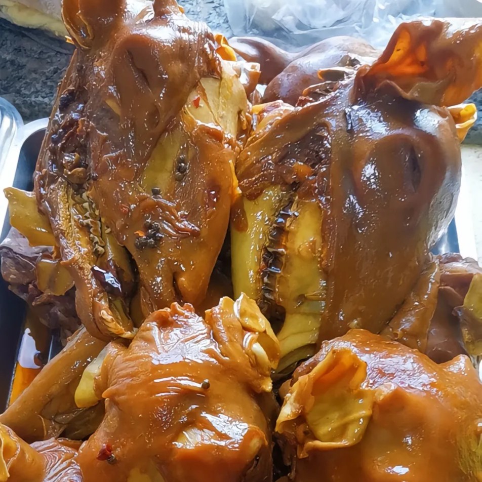 【买一送一】麻辣羊头整只熟食开袋即食带脑舌眼耳（2-3斤/只）