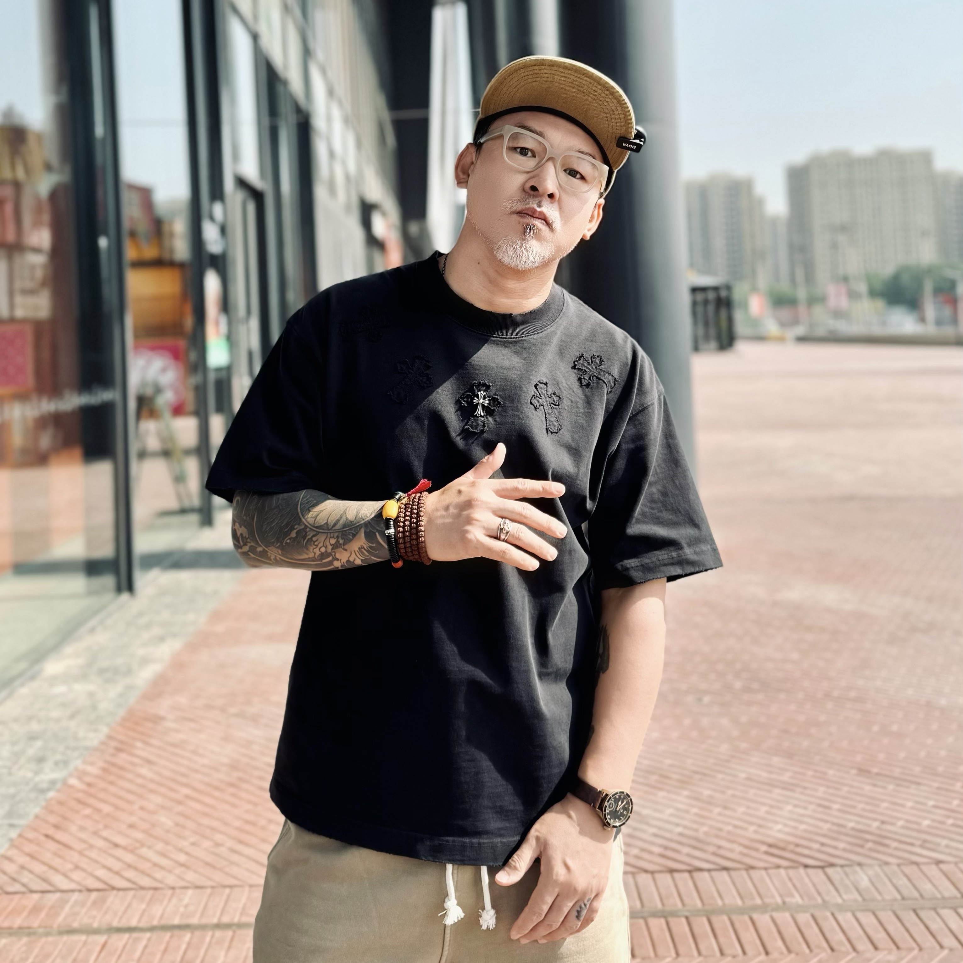 美式水洗做旧破洞高端潮牌T恤十字架贴布刺绣宽松圆领短袖男半袖