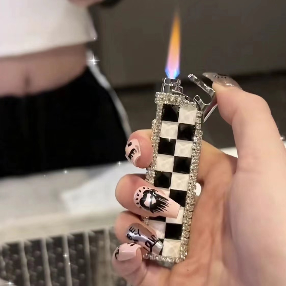 高颜值满钻充气打火机创意个性防风直冲红焰打火机镶钻手工精致女