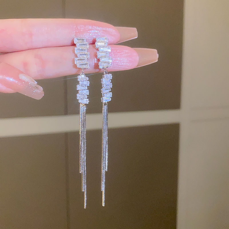 925银针锆石流苏耳环2025新款轻奢高级感长款耳坠小众设计耳饰女