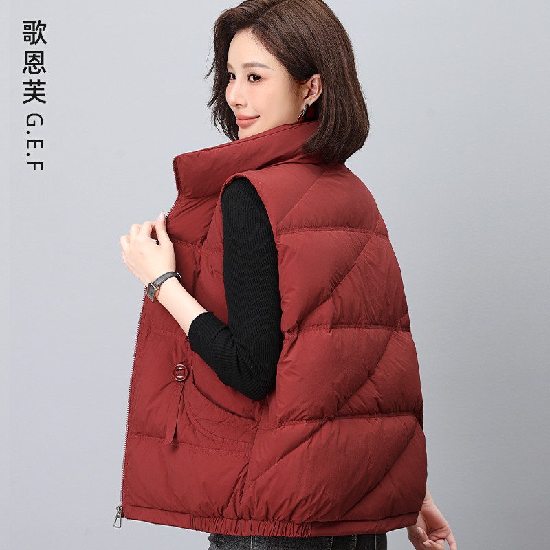 羽绒马甲女款秋冬季外穿2025新款高端欧货宽松洋气妈妈白鸭绒背心