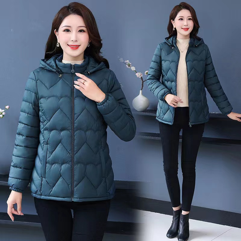 新秋冬季连带帽妈妈装轻薄蓬松棉衣大码显瘦中老年女装小棉袄棉服