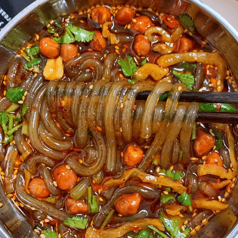 【买12桶发12桶】重庆酸辣粉红大桶装正宗红薯粉泡面香辣速食整箱桶