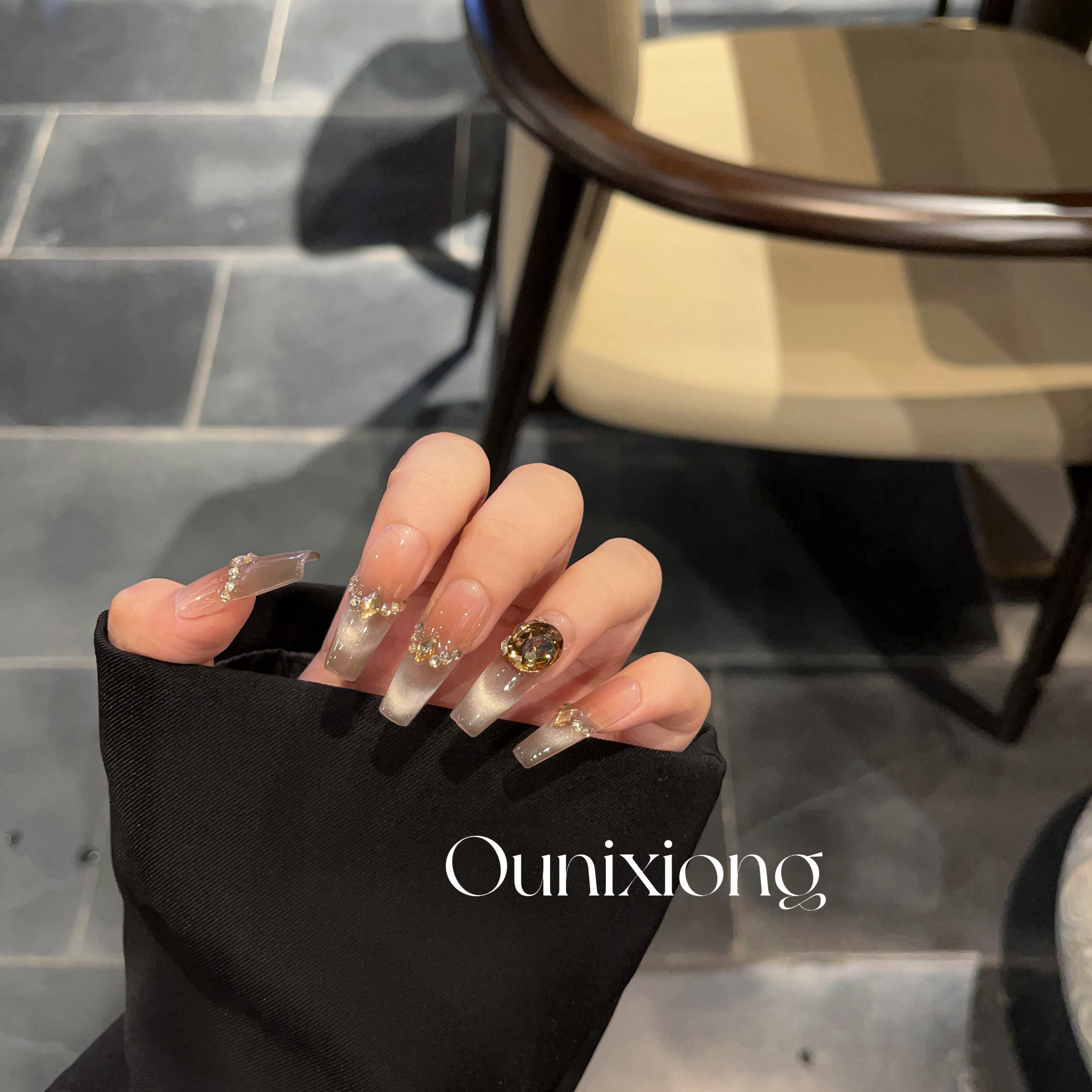 黑松露穿戴甲手工定制爆闪贴钻复古高级显白美甲成品穿戴式贴片