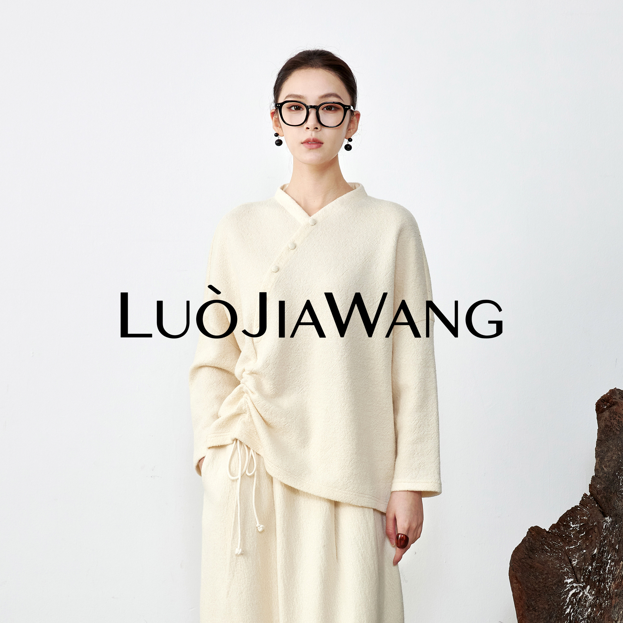 LUOJIAWANG时髦质感羊毛天丝禅意感V领上衣